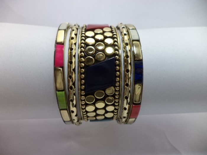 Brass And Resin Bangle Set (5Pcs) Brass And Resin Bangle Set (5Pcs)